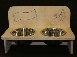 Napfstnder aus Holz (Hundebar) incl.  2 x Chromstahl-Npfe  a 1,8 Liter, aus eigener Herstellung (Handarbeit) incl. Holzgravur 